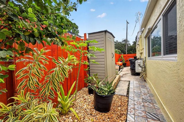 2730 Sherman St, Hollywood, FL 33020