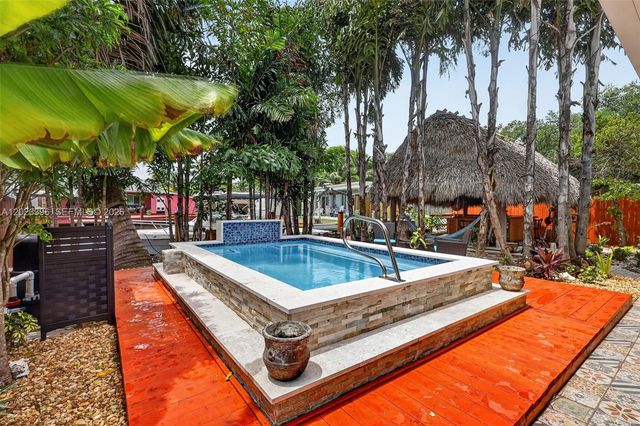 2730 Sherman St, Hollywood, FL 33020