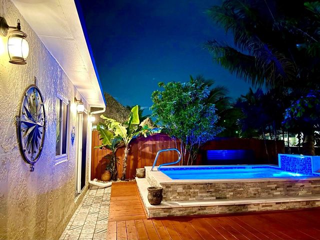 2730 Sherman St, Hollywood, FL 33020