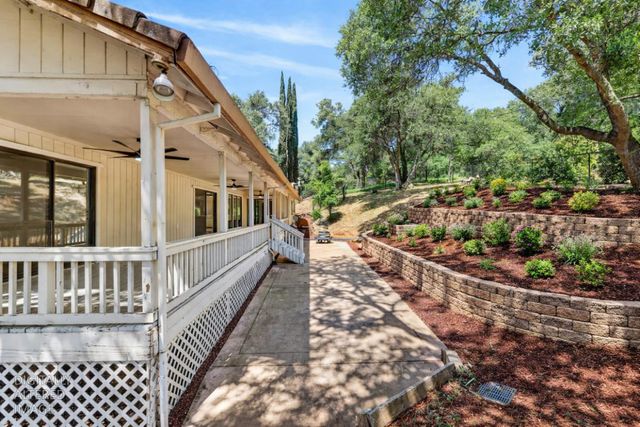 3068 Twin Oaks Rd, Cameron Park, CA 95682