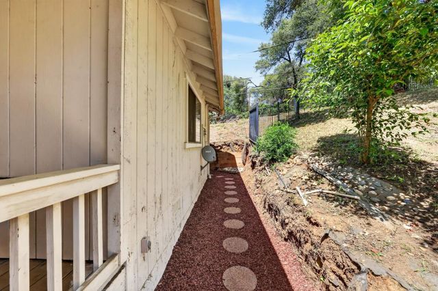 3068 Twin Oaks Rd, Cameron Park, CA 95682