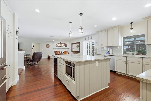 5505 BENEVA WOODS CIRCLE, Sarasota, FL 34233