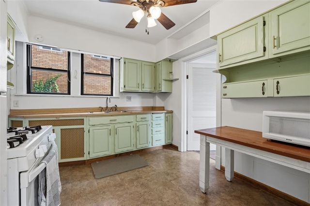 2329 Spokane Ave, Carrick, PA 15210
