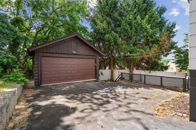 2329 Spokane Ave, Carrick, PA 15210