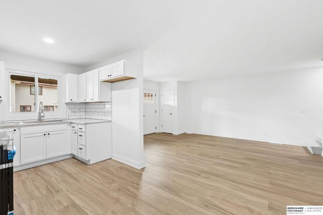 12611 Weir Street, Omaha, NE 68137