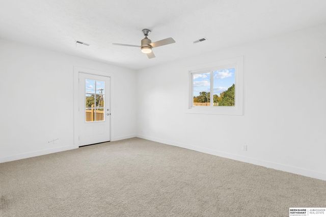 12611 Weir Street, Omaha, NE 68137