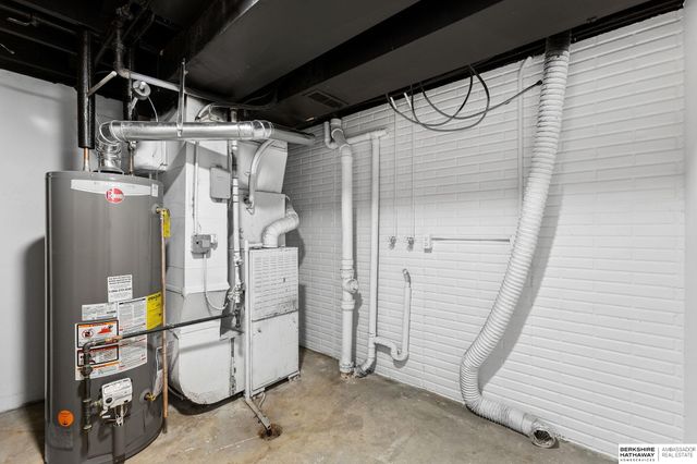 12611 Weir Street, Omaha, NE 68137