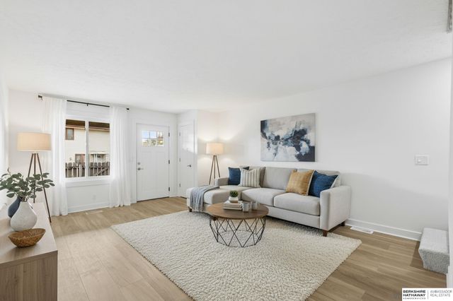 12611 Weir Street, Omaha, NE 68137