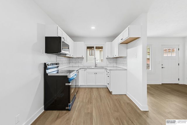 12611 Weir Street, Omaha, NE 68137