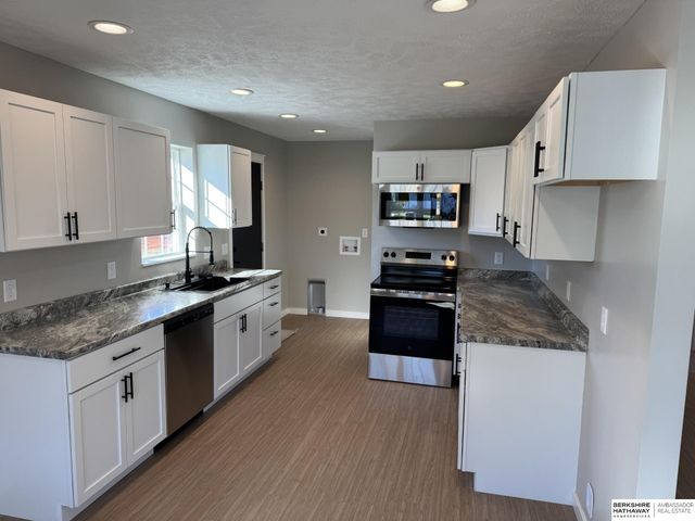 1512 E 2nd Street, Fremont, NE 68025