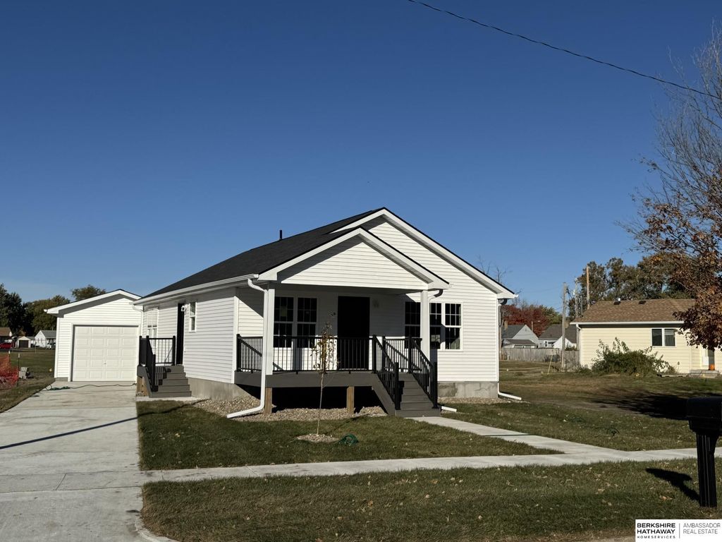 1512 E 2nd Street, Fremont, NE 68025