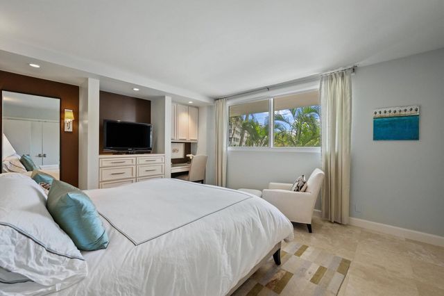 139 Sunrise Avenue 205, Palm Beach, FL 33480