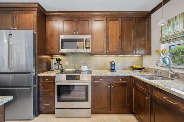 139 Sunrise Avenue 205, Palm Beach, FL 33480