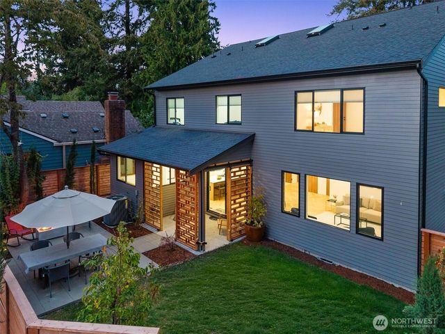 10733 17th Avenue NE, Seattle, WA 98125