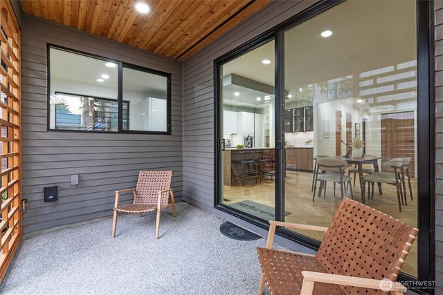 10733 17th Avenue NE, Seattle, WA 98125