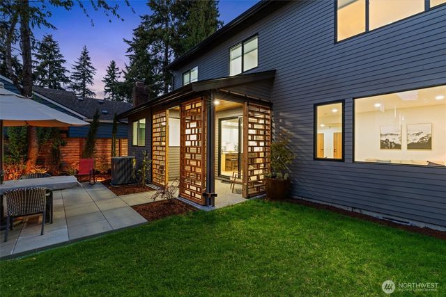 10733 17th Avenue NE, Seattle, WA 98125