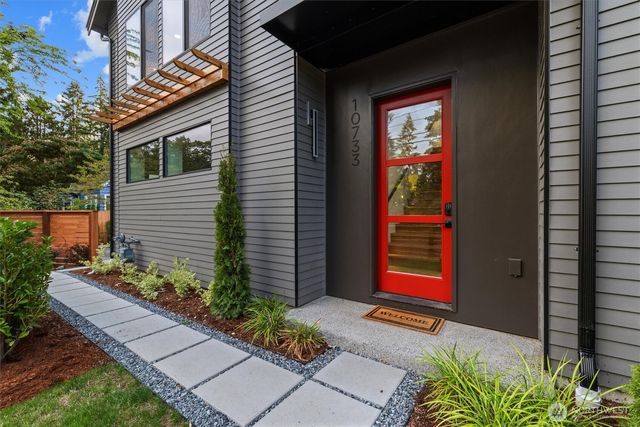 10733 17th Avenue NE, Seattle, WA 98125