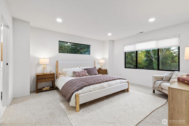 10733 17th Avenue NE, Seattle, WA 98125