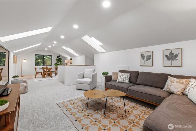 10733 17th Avenue NE, Seattle, WA 98125