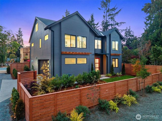 10733 17th Avenue NE, Seattle, WA 98125