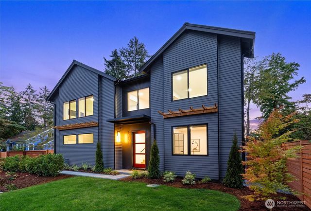 10733 17th Avenue NE, Seattle, WA 98125