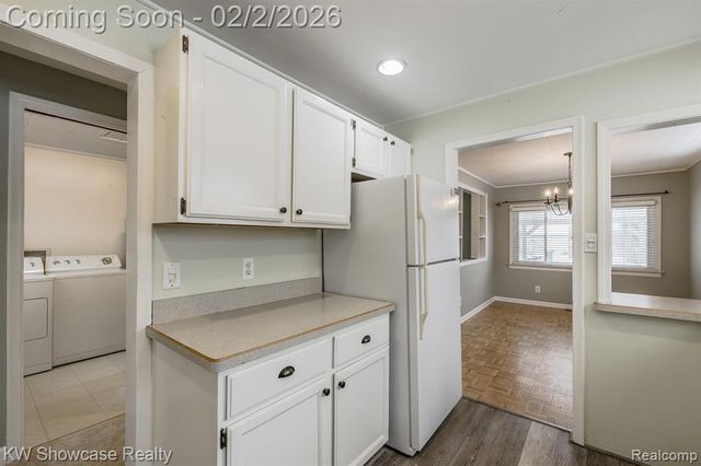 2161 E Euna, Wixom, MI 48393