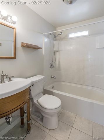 2161 E Euna, Wixom, MI 48393