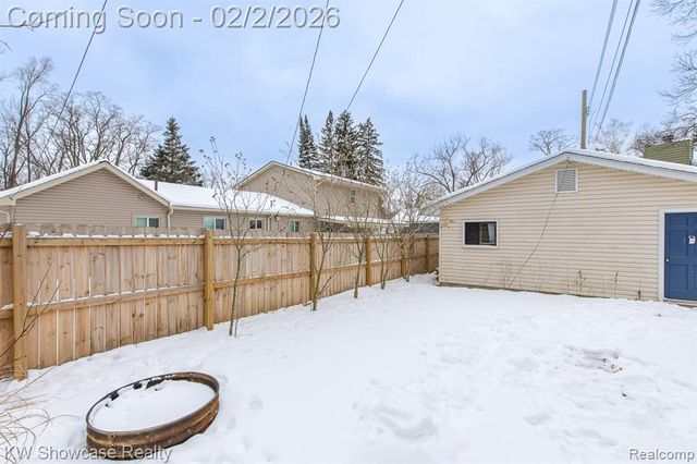 2161 E Euna, Wixom, MI 48393