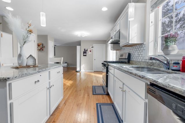 15 Double Brook Road, Manchester, NH 03109