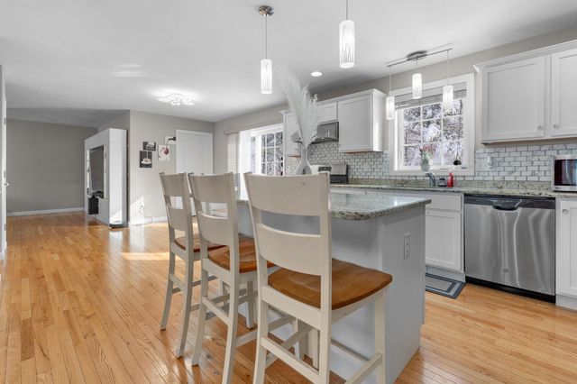 15 Double Brook Road, Manchester, NH 03109