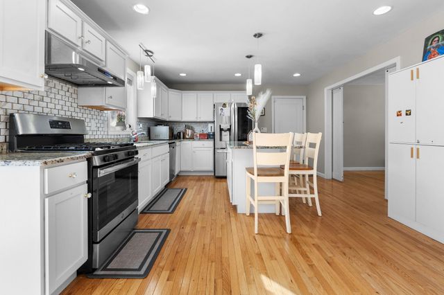 15 Double Brook Road, Manchester, NH 03109