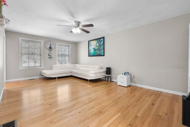 15 Double Brook Road, Manchester, NH 03109