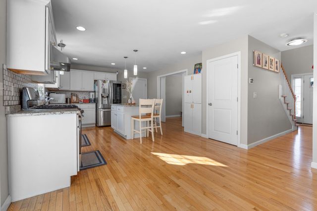 15 Double Brook Road, Manchester, NH 03109