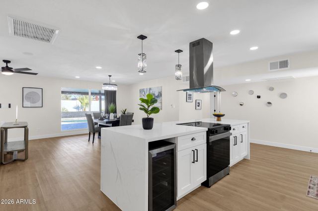 1524 W MISSION Lane, Phoenix, AZ 85021