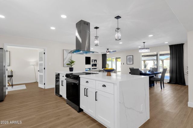 1524 W MISSION Lane, Phoenix, AZ 85021