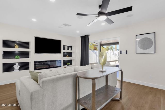 1524 W MISSION Lane, Phoenix, AZ 85021