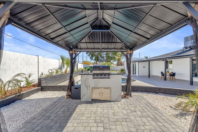 1524 W MISSION Lane, Phoenix, AZ 85021