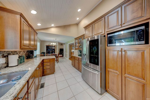 4077 Frame Road, Newburgh, IN 47630