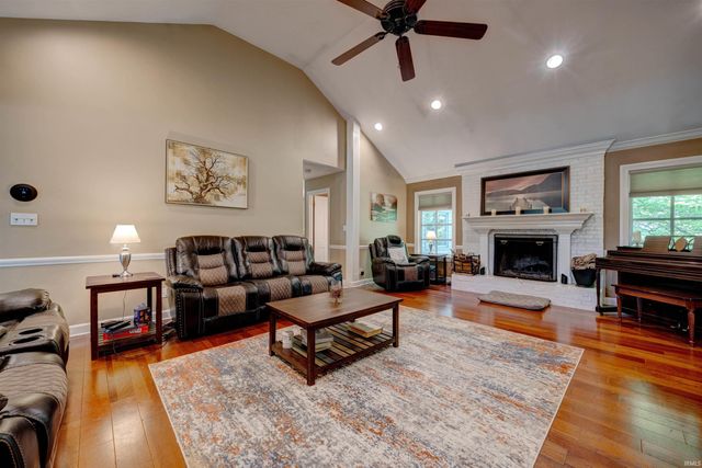 4077 Frame Road, Newburgh, IN 47630