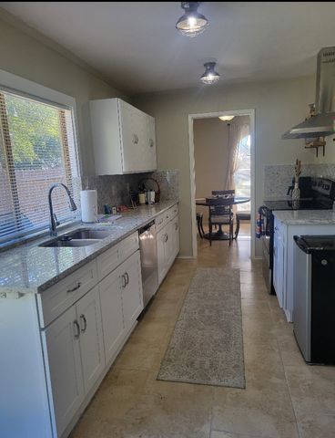 4829 ASH GLEN Lane, The Colony, TX 75056