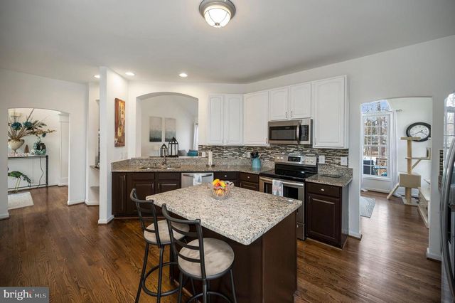 204 WAKEFIELD DR, Locust Grove, VA 22508