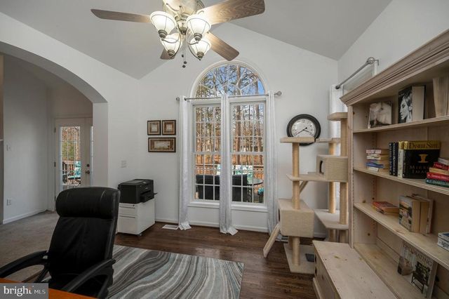 204 WAKEFIELD DR, Locust Grove, VA 22508