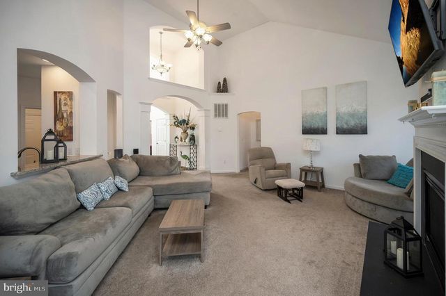 204 WAKEFIELD DR, Locust Grove, VA 22508