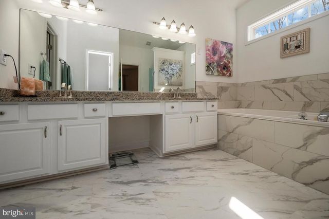 204 WAKEFIELD DR, Locust Grove, VA 22508