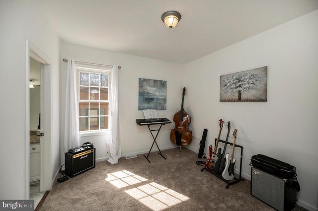 204 WAKEFIELD DR, Locust Grove, VA 22508