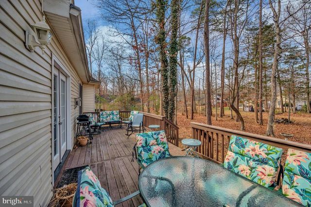 204 WAKEFIELD DR, Locust Grove, VA 22508