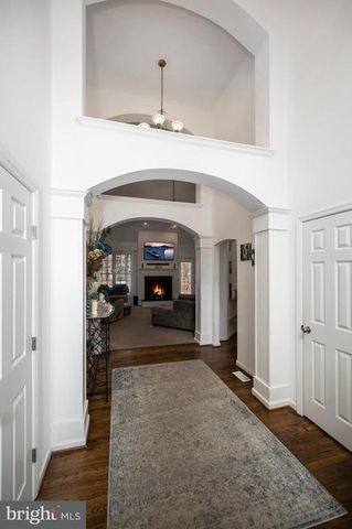 204 WAKEFIELD DR, Locust Grove, VA 22508