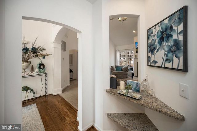 204 WAKEFIELD DR, Locust Grove, VA 22508