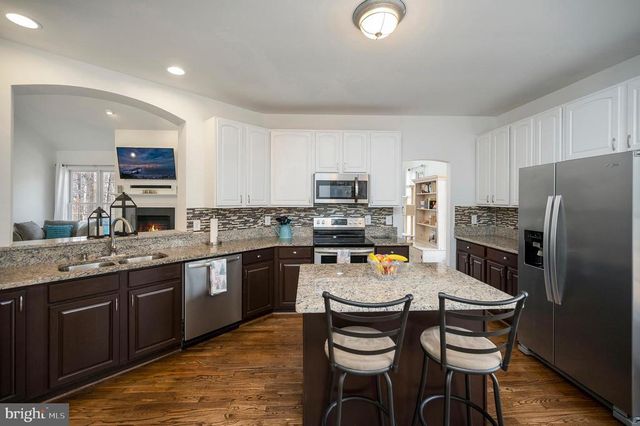 204 WAKEFIELD DR, Locust Grove, VA 22508