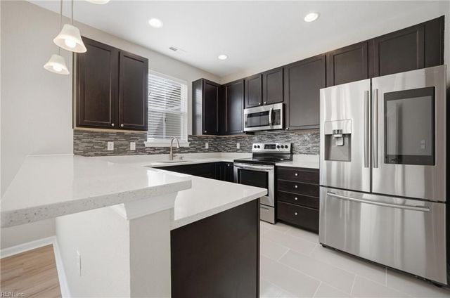 2702 Faulkner DR, Chesapeake, VA 23321